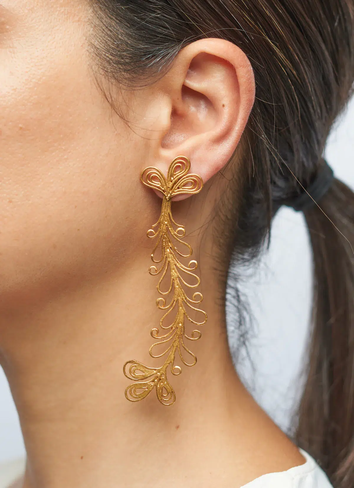 Boucles d’oreilles dorées pendantes 2 en 1 Queen Victoria | Ikkelele