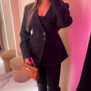 Blazer by ynessou ajustable qui ce ceintre