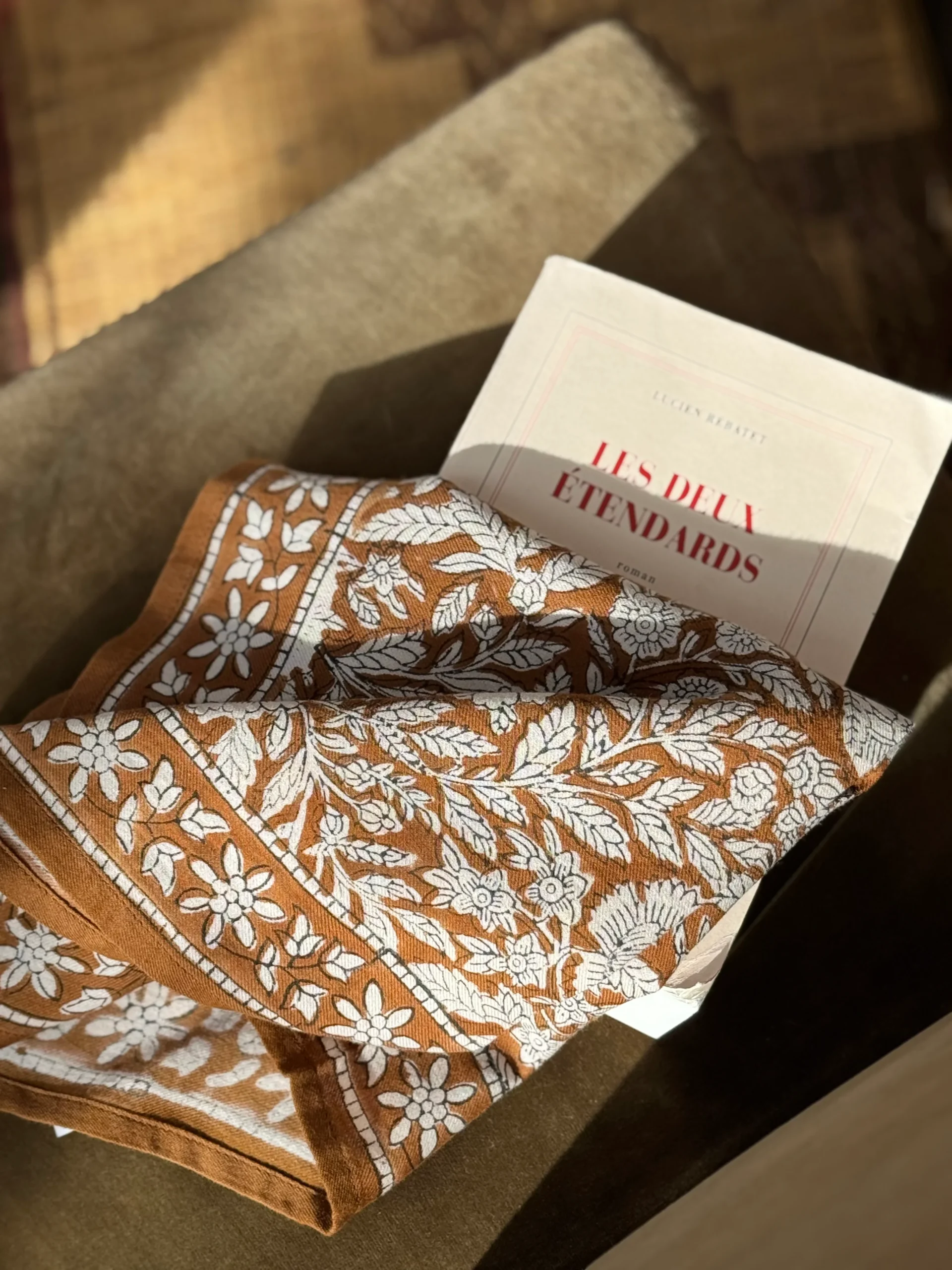 Petit foulard ANTIOCHE Havane – Image 2