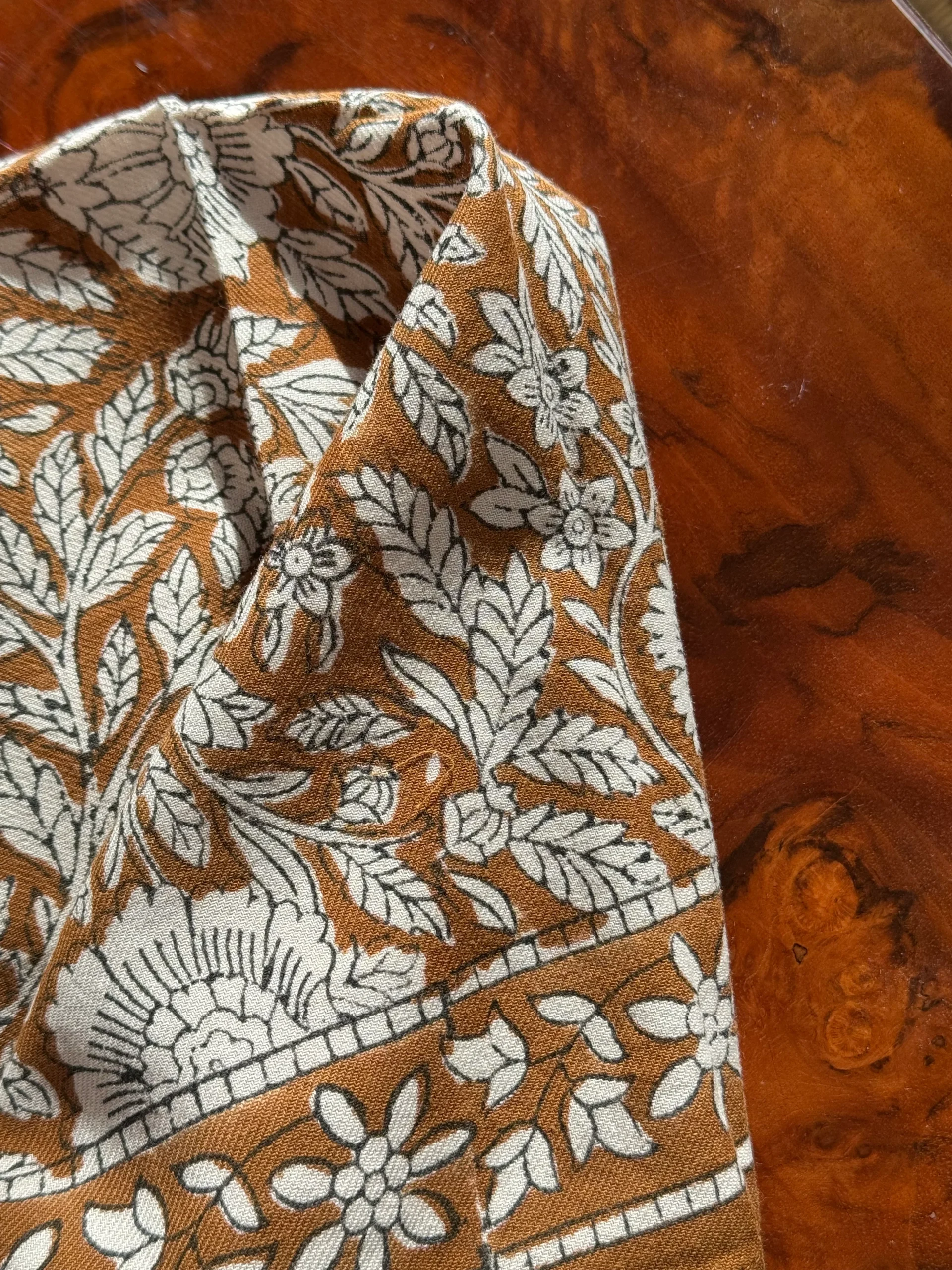 Petit foulard ANTIOCHE Havane – Image 3