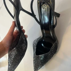 Talon cendrillon blanc