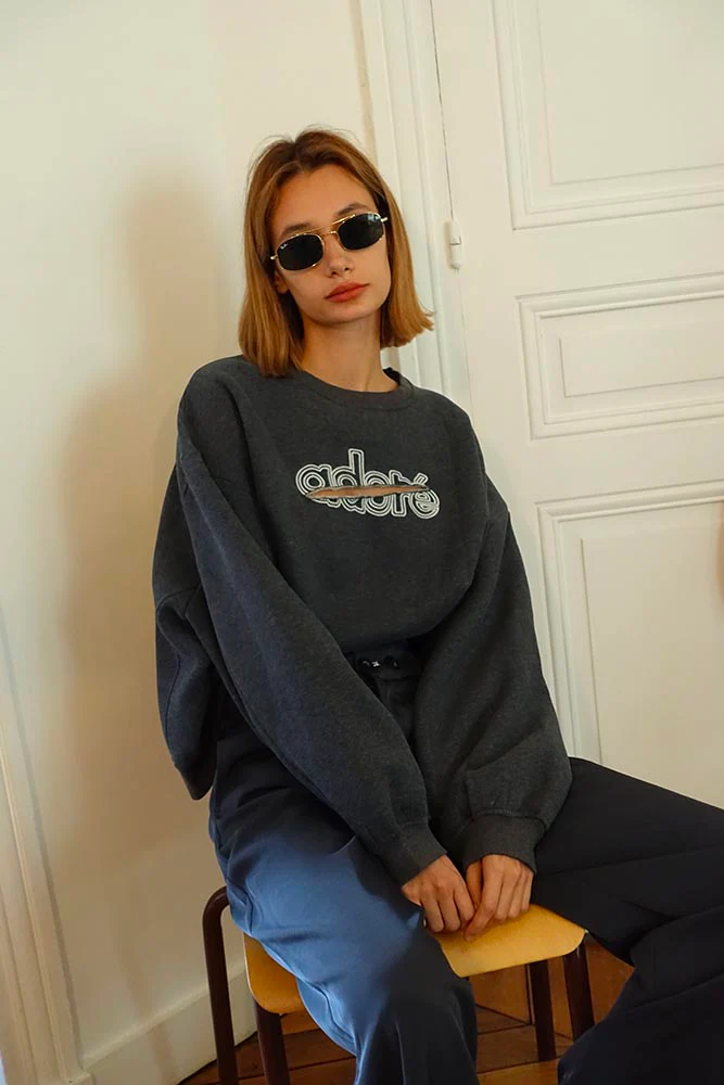 Sweat brodé à découpe Clarance Anthracite – Image 4