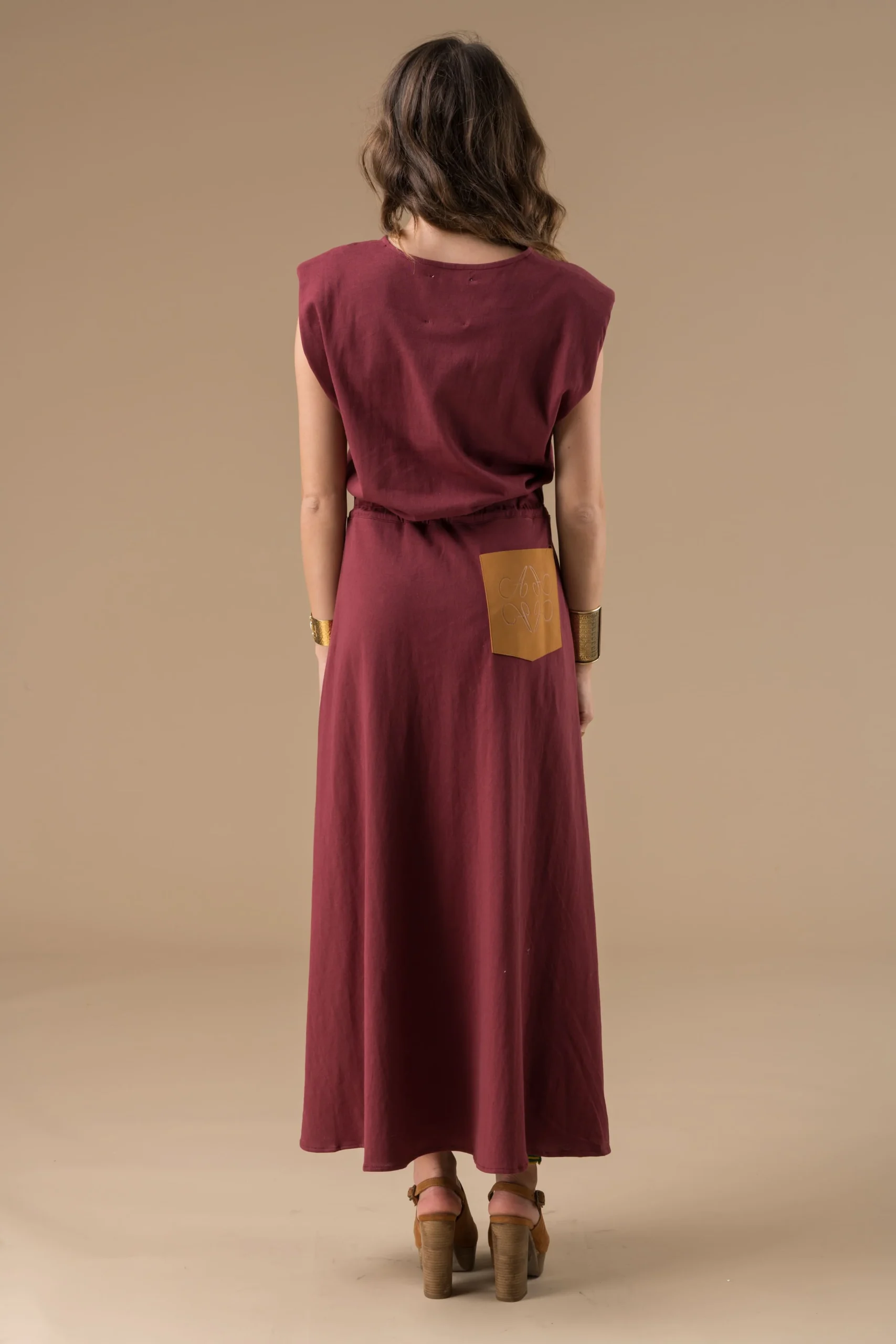 Robe Margareth Burgundy longue sans manches – Image 2
