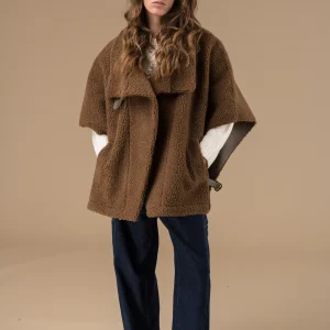 Manteau Olga fausse fourrure en mouton retourné