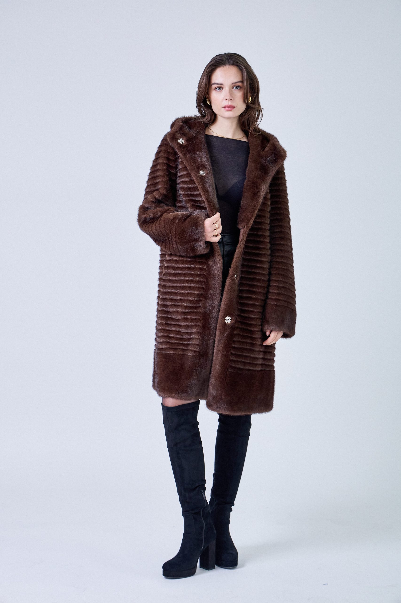 GIANNA - Manteau à capuche en fausse fourrure – Image 5