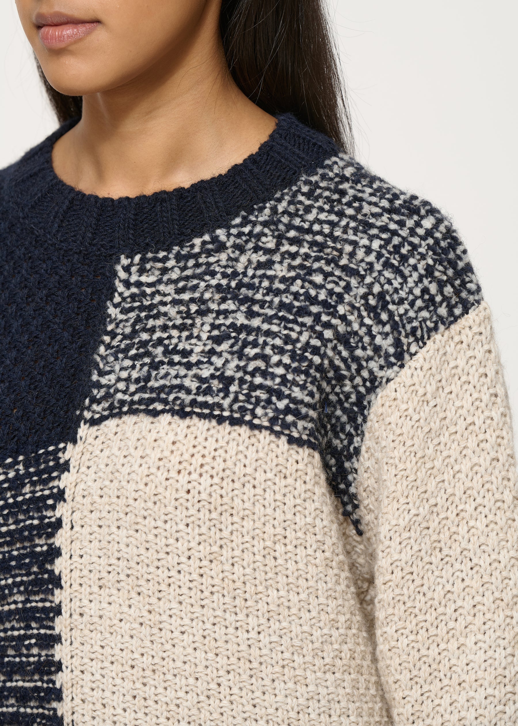 Pull bleu oversize motif graphique – Image 4