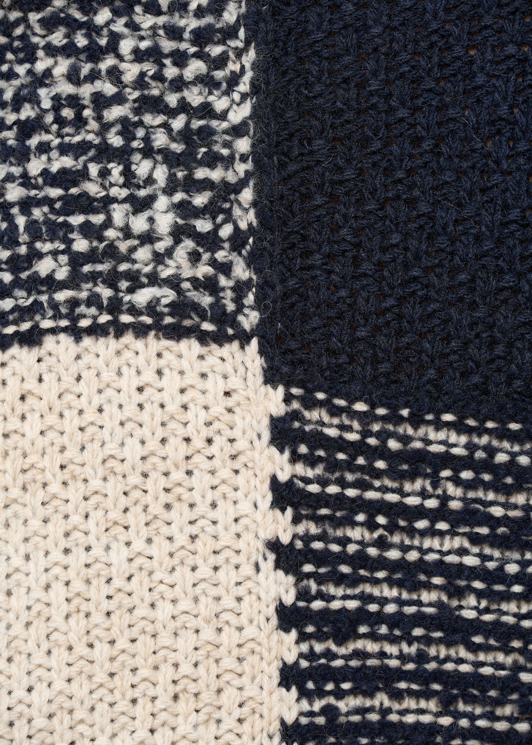 Pull bleu oversize motif graphique – Image 3