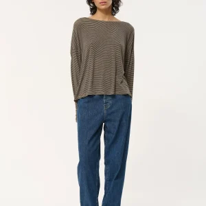 T-shirt taupe à fines rayures manches longues