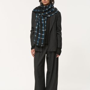Écharpe bleu marine à carreaux en laine