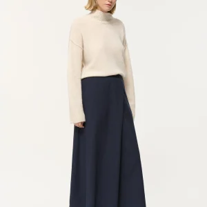 Jupe mi-longue évasée bleu marine à imprimé pied-de-poule