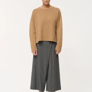 Pull taupe droit en laine fine