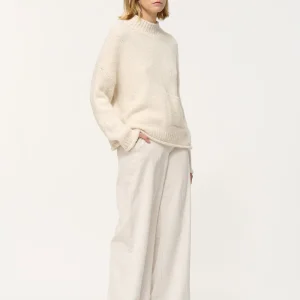 Pull blanc oversize en maille mousseuse col montant