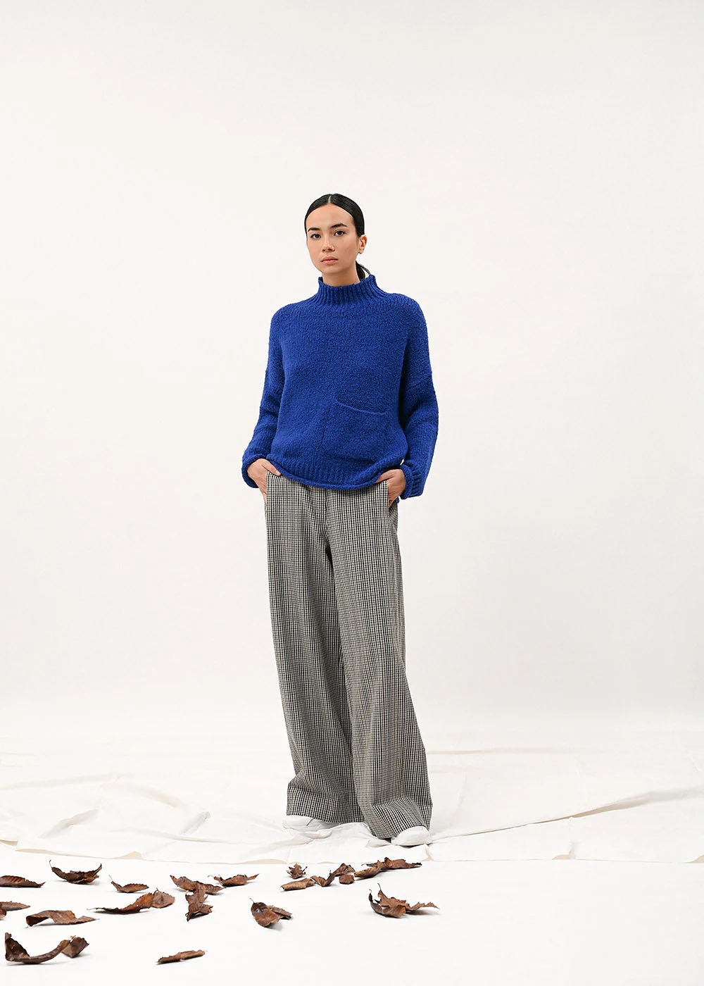 Pull bleu roi oversize en maille mousseuse – Image 6