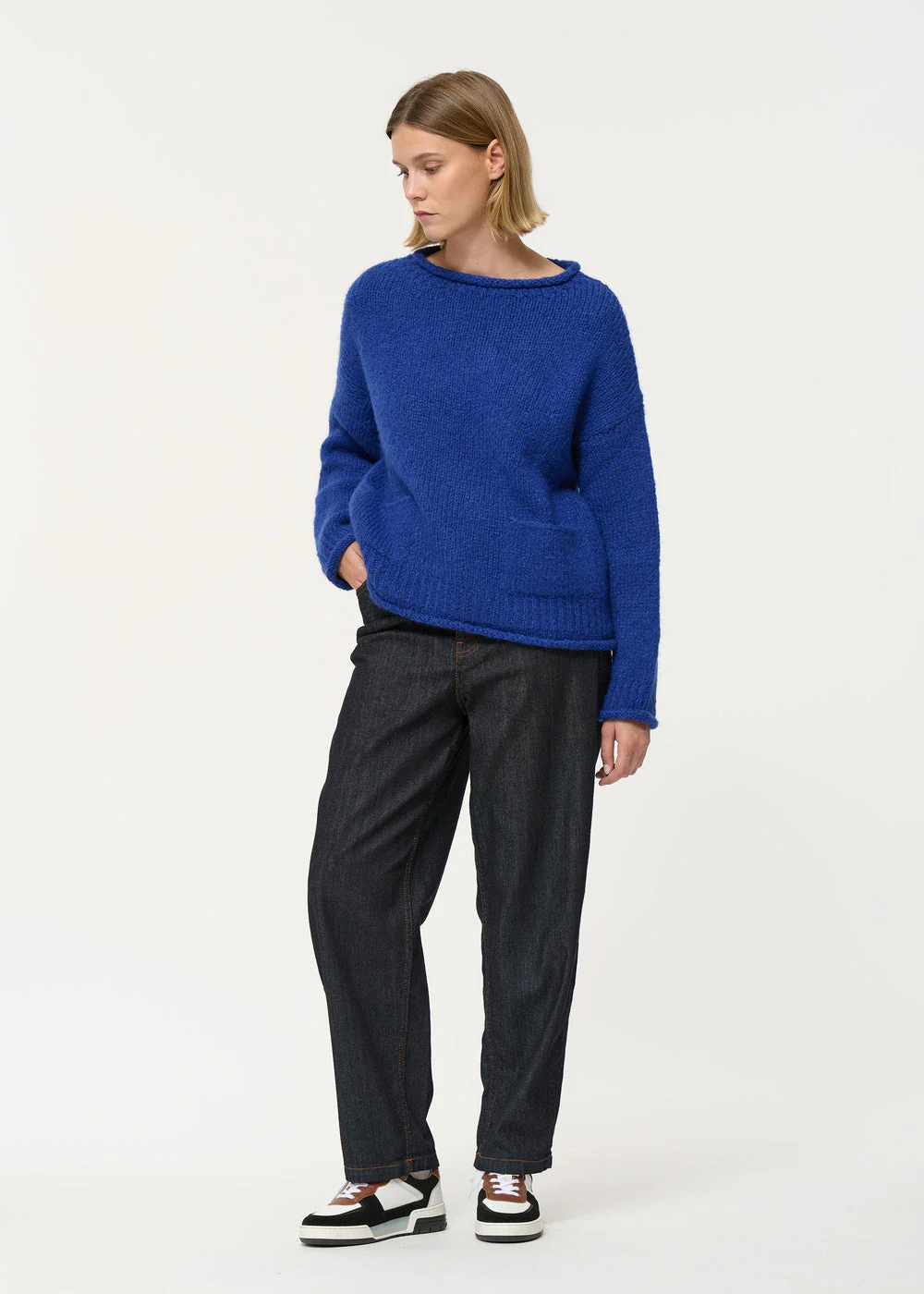 Pull bleu roi oversize en maille mousseuse