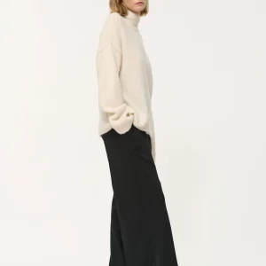 Pull blanc oversize col montant en laine et mohair