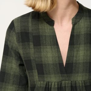 Robe longue à étages verte imprimé carreaux