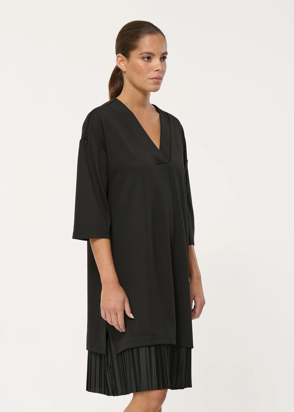Robe mi-longue droite bi-matière noire – Image 4