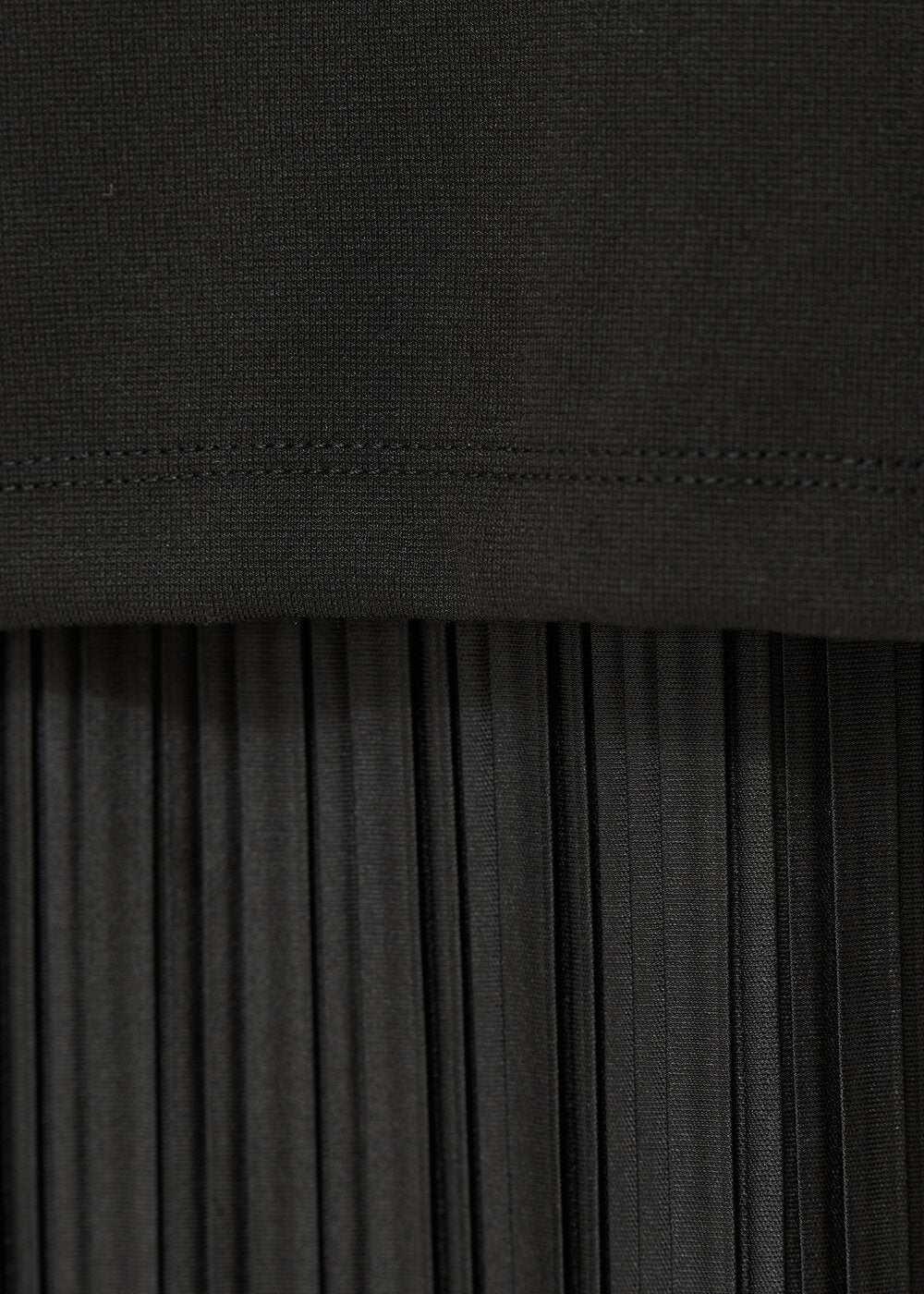 Robe mi-longue droite bi-matière noire – Image 3