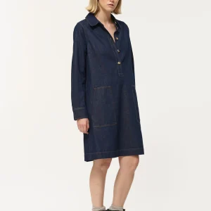 Robe courte trapèze bleue en denim souple