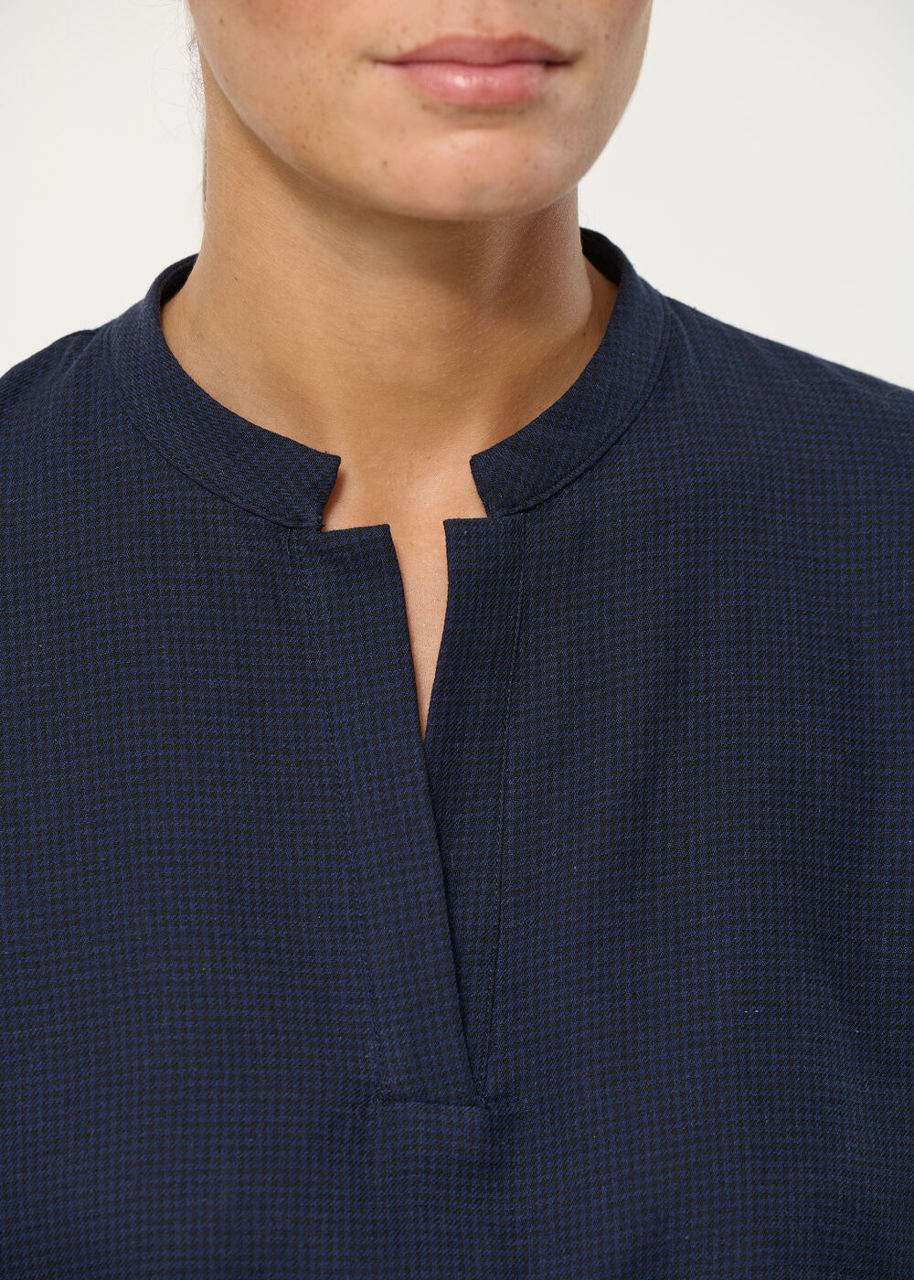 Top oversize bleu marine à imprimé pied-de-poule – Image 4