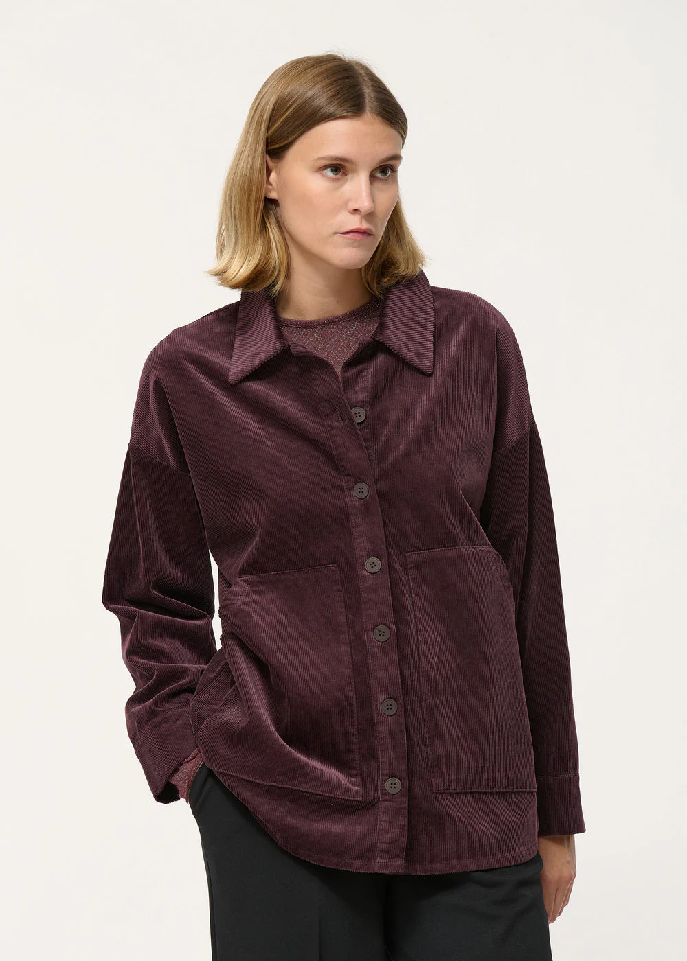 Surchemise bordeaux oversize en velours côtelé