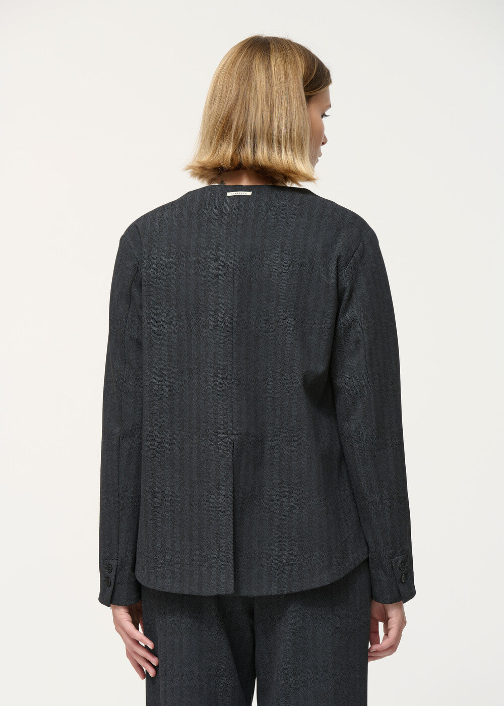 Veste trapèze gris foncé à imprimé chevrons – Image 3