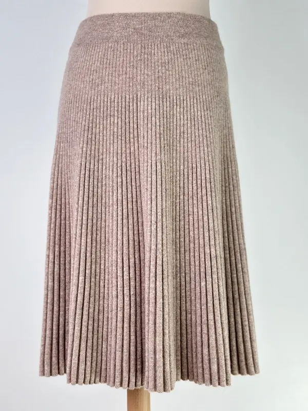 Jupe maille plissée en laine mérinos 100% mi-longue beige camel – Louise – Image 3
