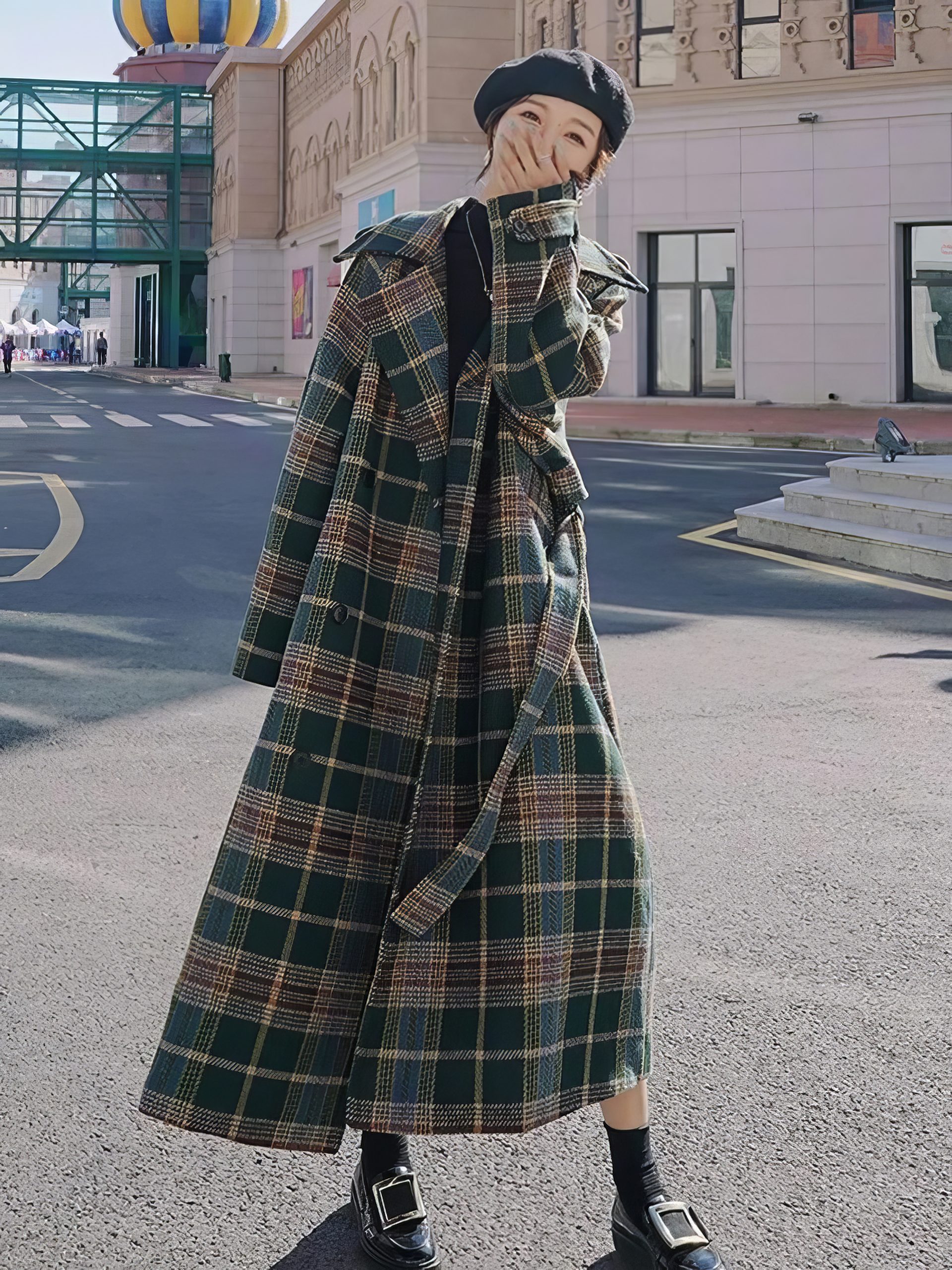 Manteau Long Écossais À Carreaux Avec Ceinture Vert Et Beige – Image 9