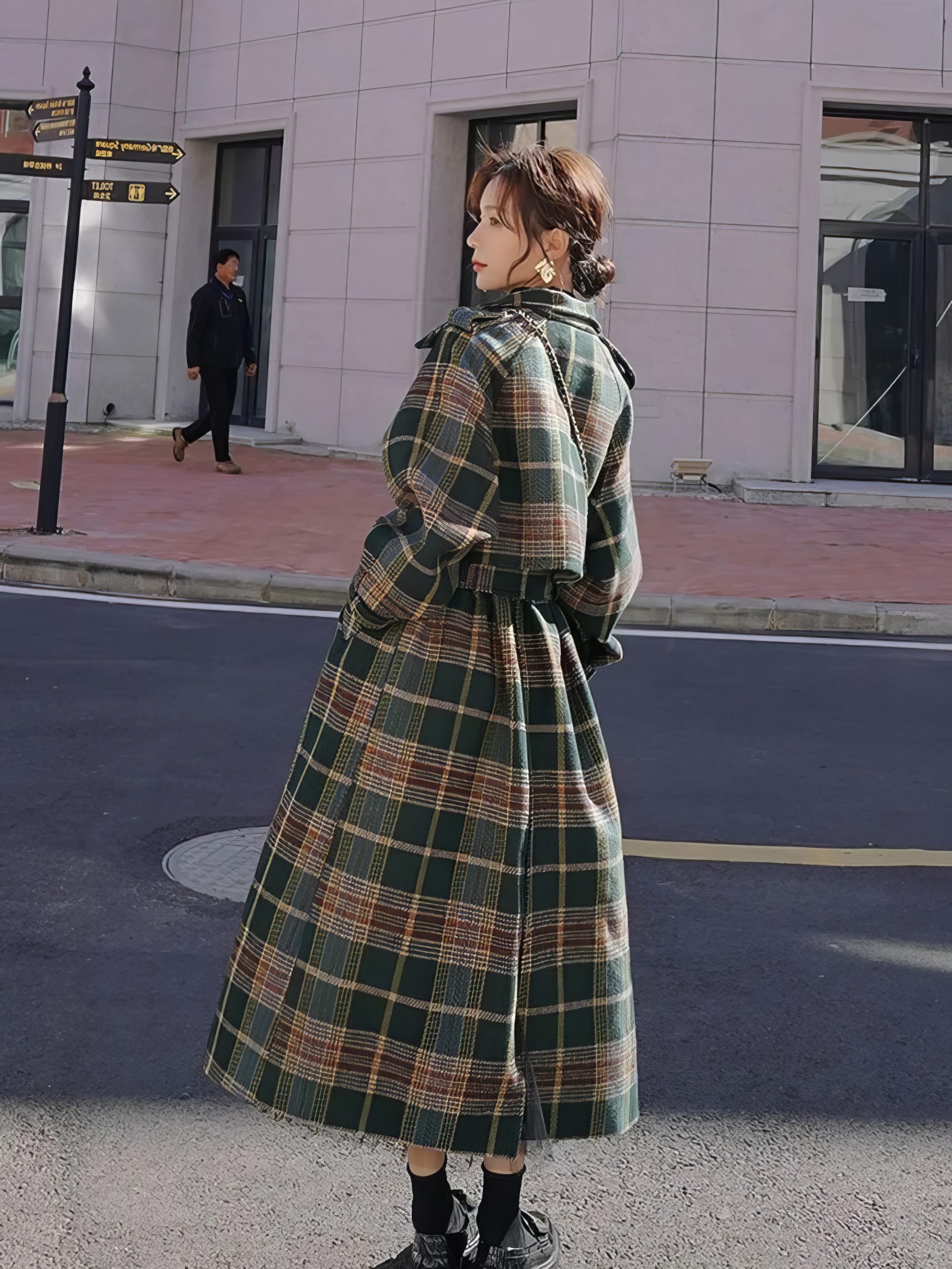 Manteau Long Écossais À Carreaux Avec Ceinture Vert Et Beige – Image 5