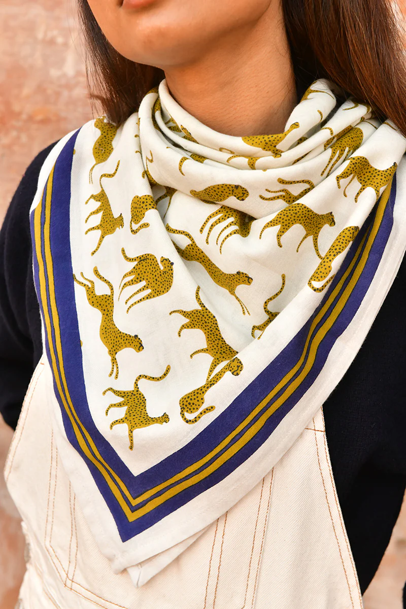 Petit foulard FAUVE Tabac – Image 3