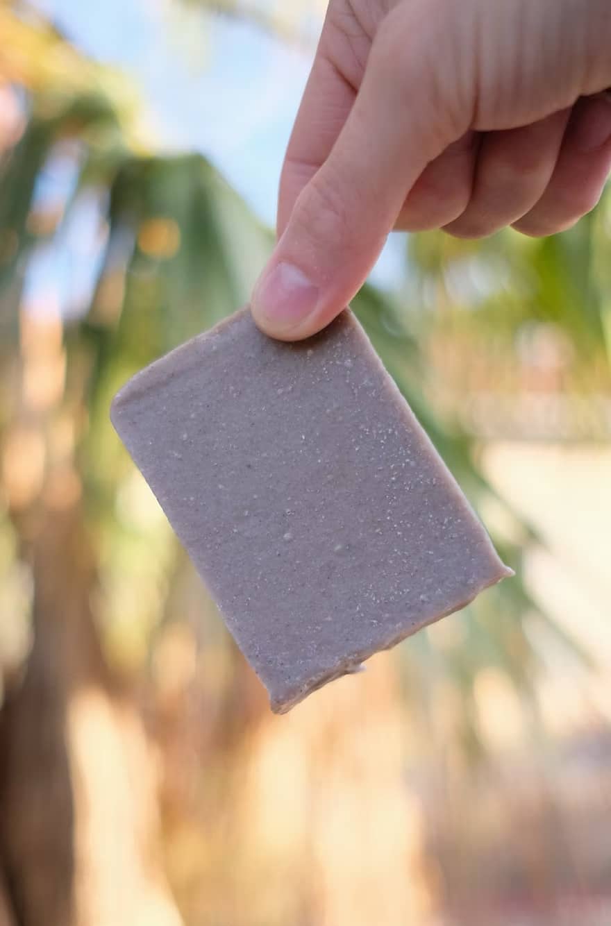 Savon Rhassoul – Frotte le savon – Image 2