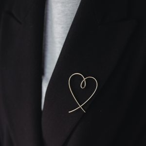 Pin&rsquo;s coeur maxi Plaqué or – Julia