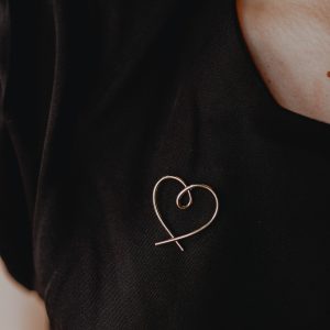 Pin&rsquo;s coeur mini Plaqué or – Julia