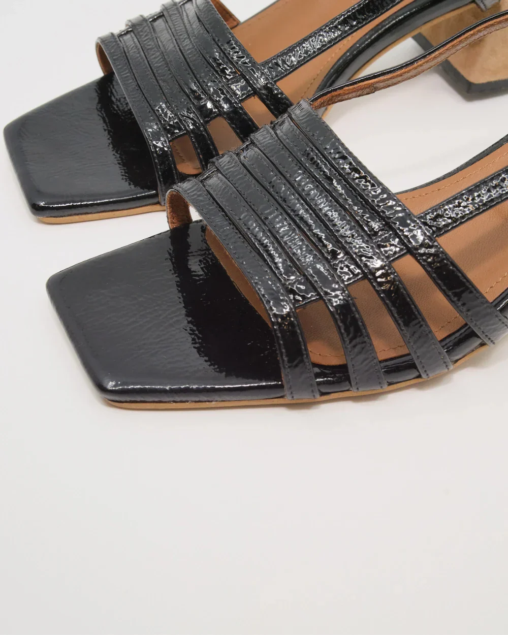 Sandales bicolores - cuir noir et daim camel – Image 5